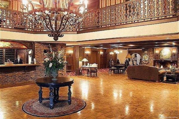 LODGE HOTEL AND CONFERENCE CENTER (Bettendorf)
